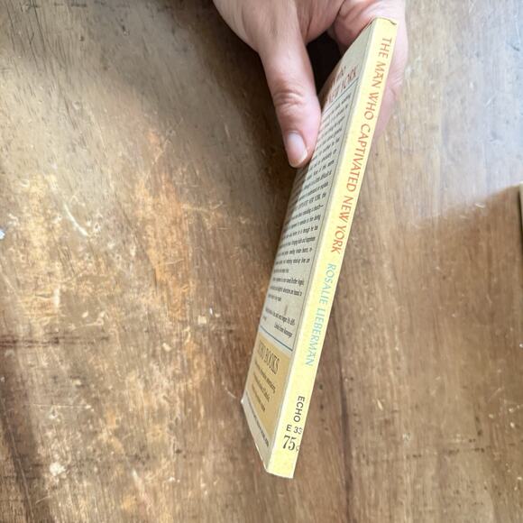 The man who captivated New York by Rosalie Lieberman 1966 VINTAGE BOOK T76 - Picture 2 of 4